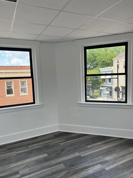 More Photos Of 251 E Main St, Batavia Office For Sale
