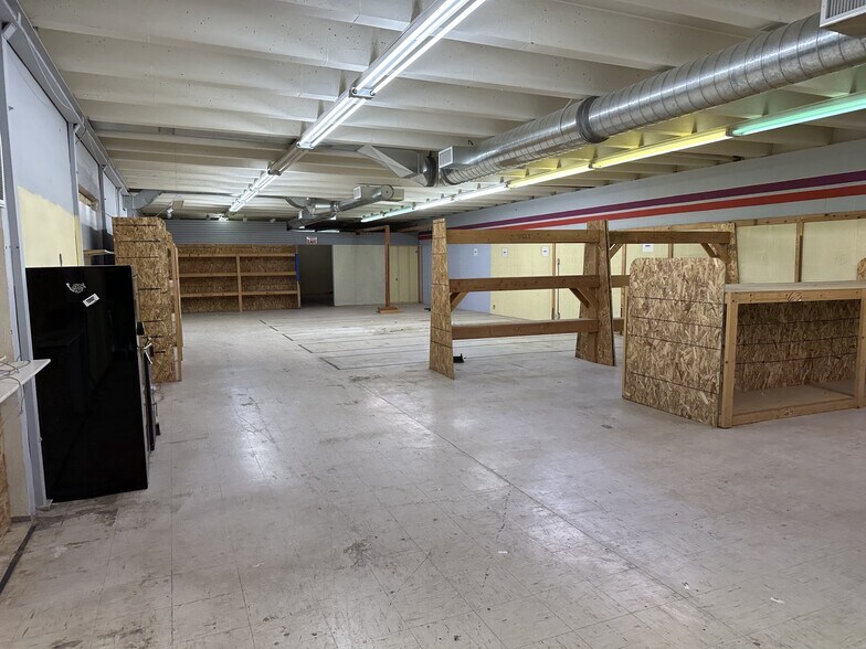 More Photos Of 13 Colorado Ave, Laurel General Retail For Sale