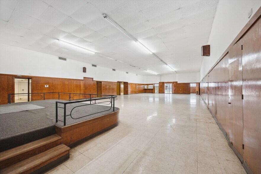 More Photos Of 316 Broadway St, Houston Flex For Sale