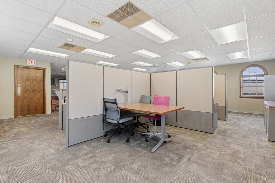 More Photos Of 352 Park Ave, Woonsocket Office For Sale