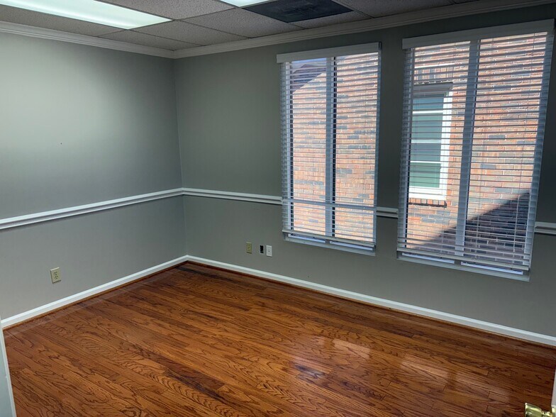 More Photos Of 2313 Market Pl, Huntsville Office For Sale