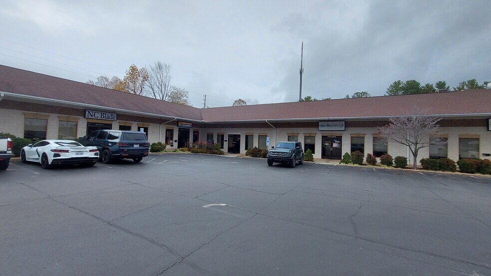 More Photos Of 1896-1908 S Main St, Waynesville Medical For Lease