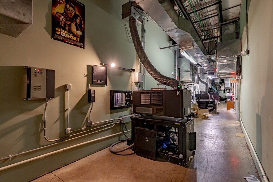 More Photos Of 250 Breighton Cir, Shelbyville Movie Theatre For Sale