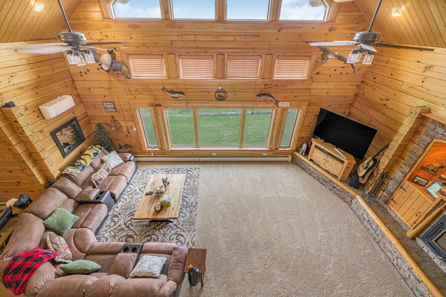 More Photos Of 1665 Whisper Ridge Rd, Ashton Hotel For Sale