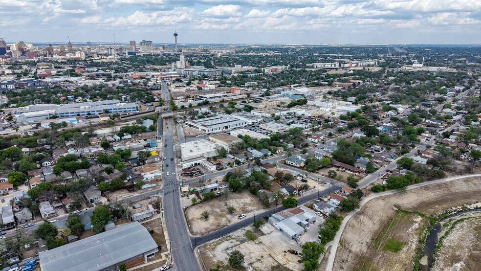 More Photos Of 130 E Zavalla, San Antonio Warehouse For Lease