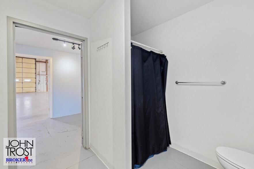 More Photos Of 781 Foster Rd, Casper Industrial For Lease