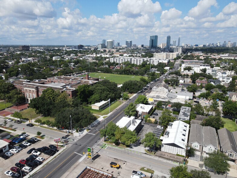 More Photos Of 1800 Westheimer Rd, Houston Unknown For Lease