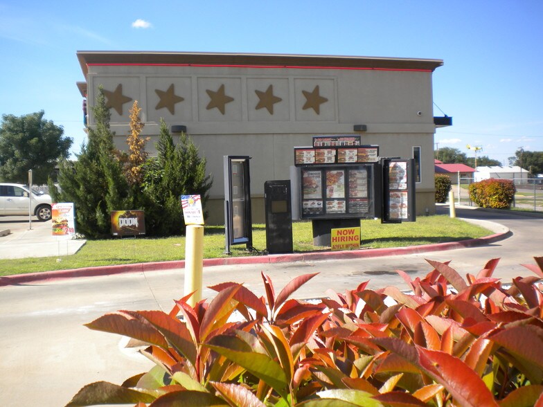 More Photos Of 2617 Oklahoma Ave, Woodward Fast Food For Lease
