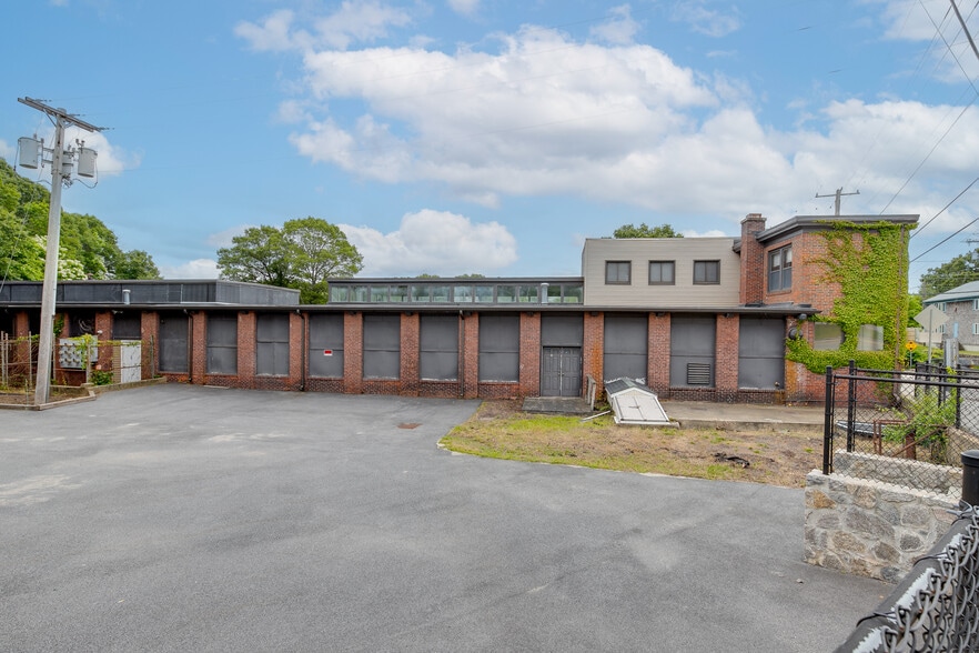 More Photos Of 3661 W Shore Rd, Warwick Warehouse For Sale