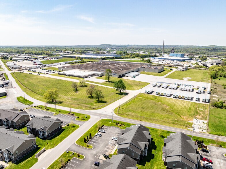 More Photos Of 2901 Industrial Dr, Bowling Green Distribution For Lease