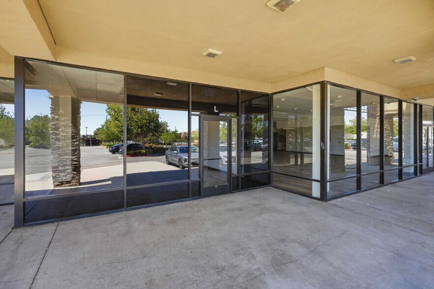 More Photos Of 2140 E Palmdale Blvd, Palmdale Unknown For Lease