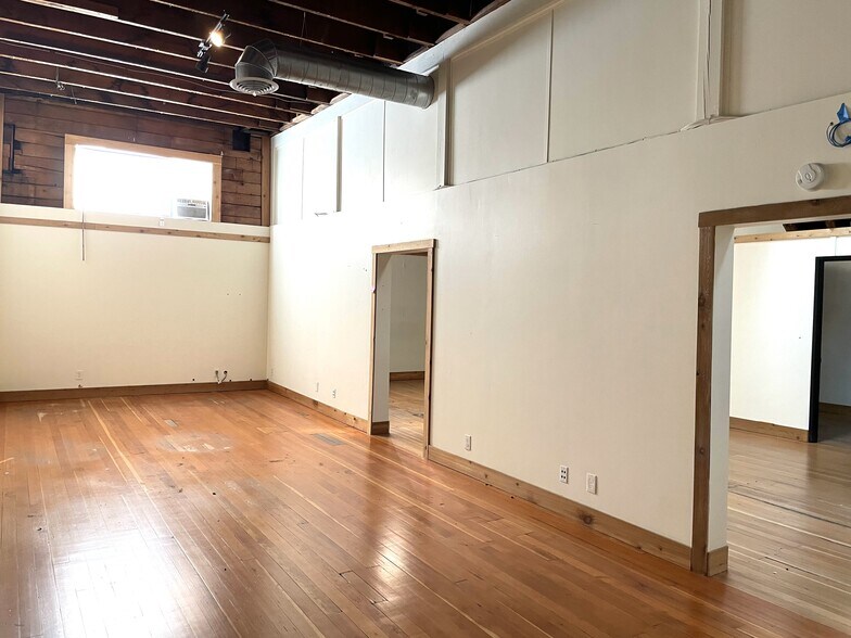 More Photos Of 706-708 Main St, Oregon City Loft Creative Space For Lease
