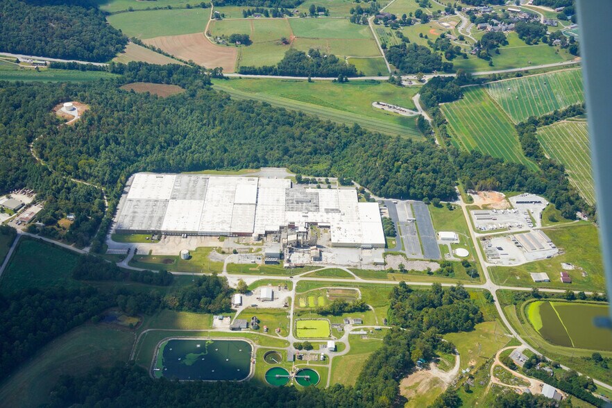 More Photos Of 400 Kellys Creek Rd, Rabun Gap Warehouse For Lease