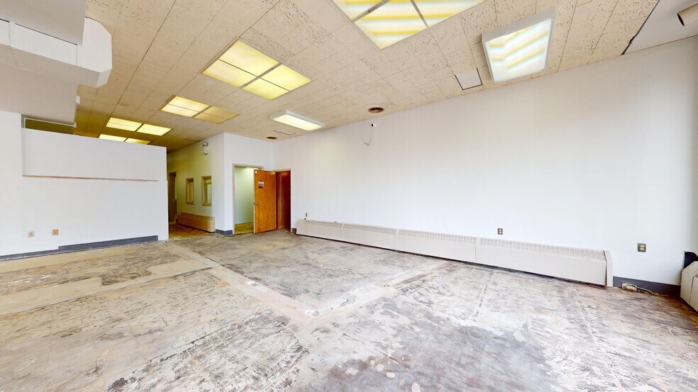 More Photos Of 152 Grant Ave, Vandergrift Storefront Retail Office For Lease