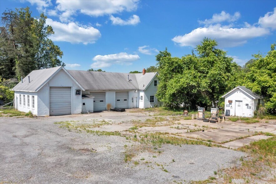 More Photos Of 1687 Stultz Rd, Martinsville Specialty For Sale