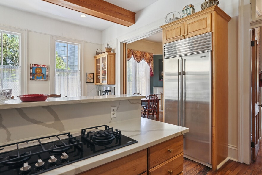 More Photos Of 4117 Perrier St, New Orleans Hotel For Sale