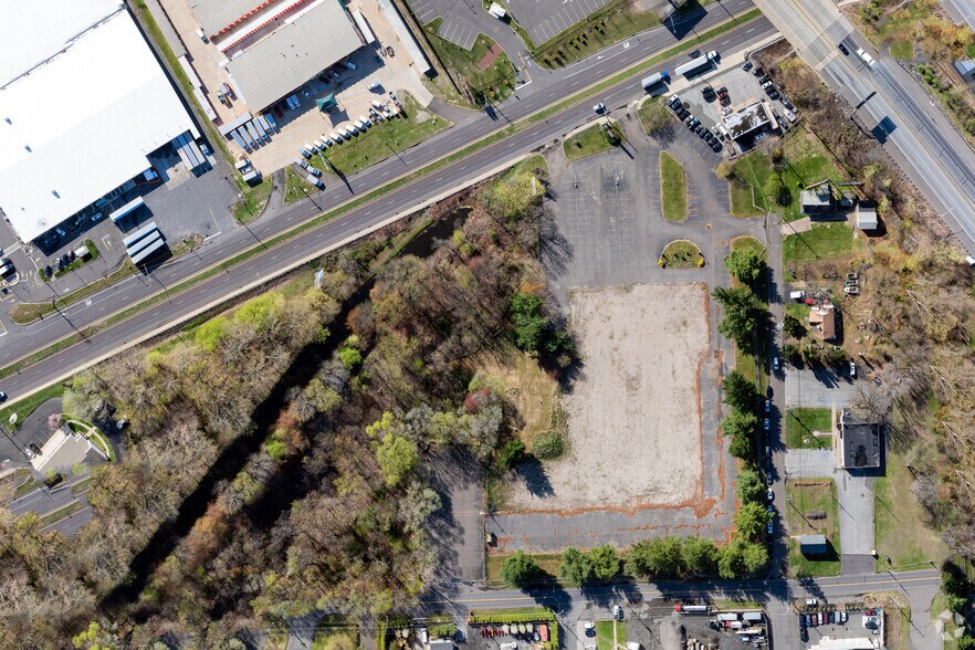 More Photos Of 6201 Bristol Pike, Levittown Distribution For Lease