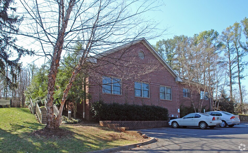 More Photos Of 305 Westfield Rd, Knoxville Medical For Sale