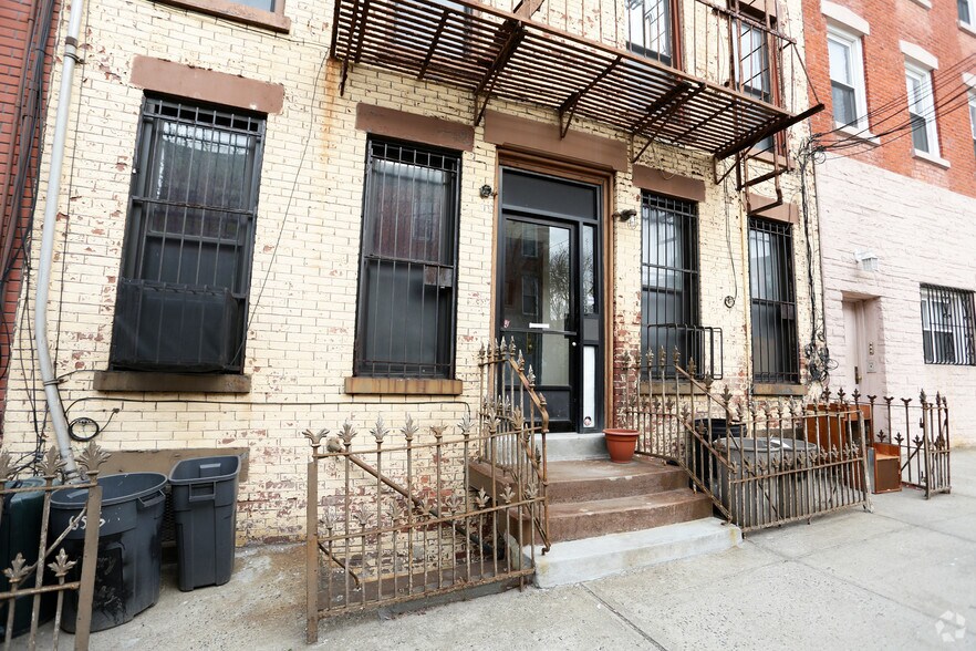 More Photos Of 656 Henry St, Brooklyn Apartments For Sale