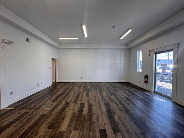 More Photos Of 70 Lewisville Rd, Moncton General Retail For Lease