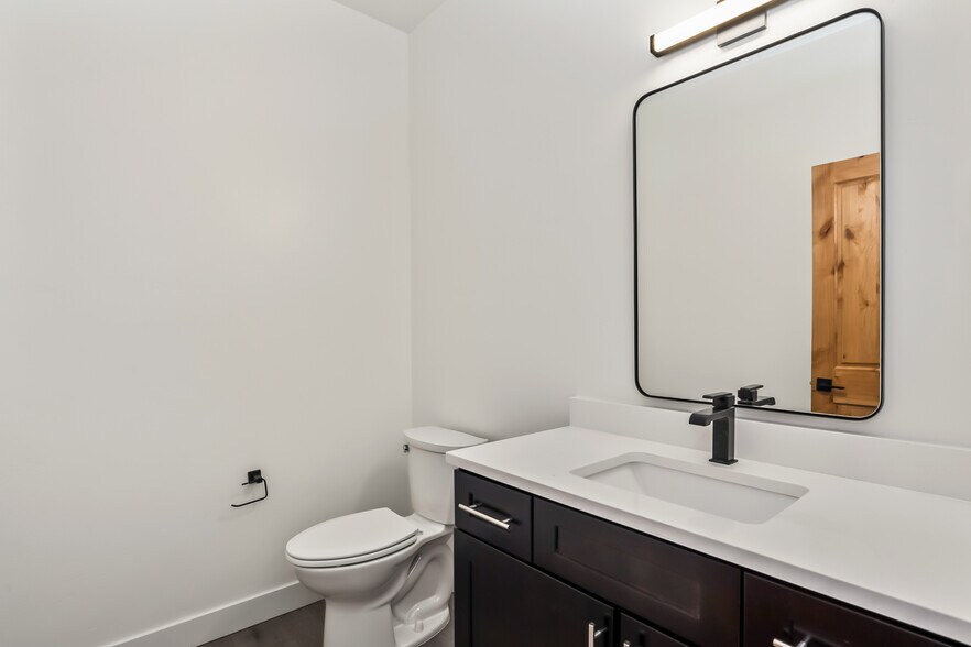 More Photos Of 1441-1461 NW 4th St, Redmond Apartments For Sale
