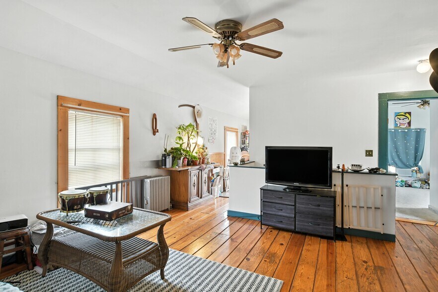 More Photos Of 11 N Main St, Belchertown Office Residential For Sale