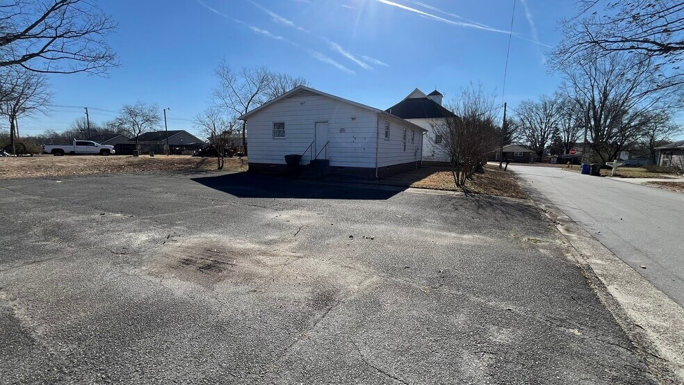 More Photos Of 401 Church St, Kernersville Religious Facility For Sale