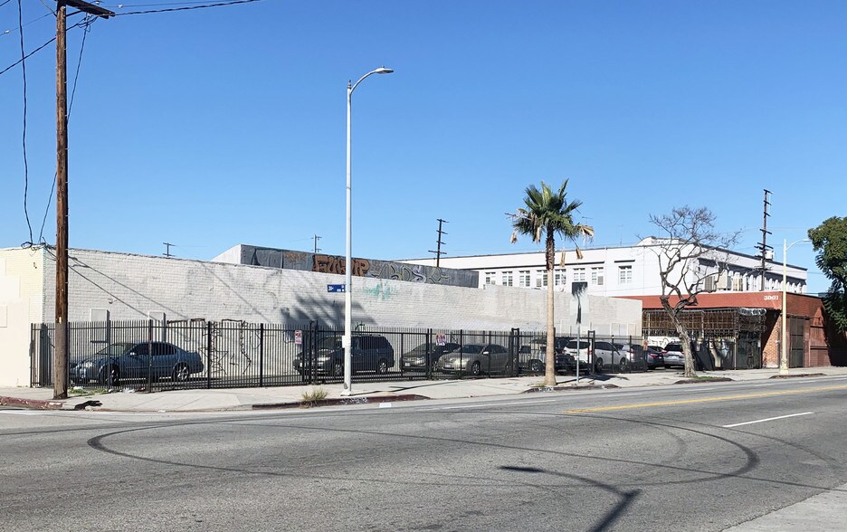More Photos Of 3101-3115 S Broadway, Los Angeles Manufacturing For Lease