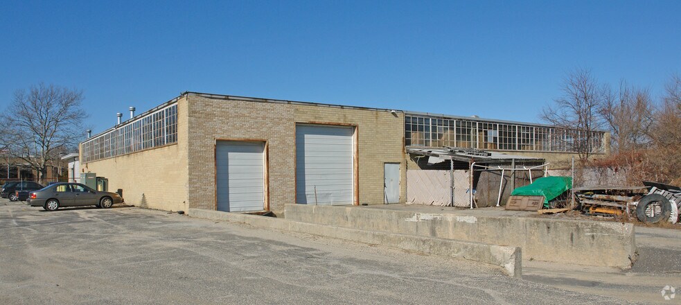 More Photos Of 175 Marcus Blvd, Hauppauge Warehouse For Lease