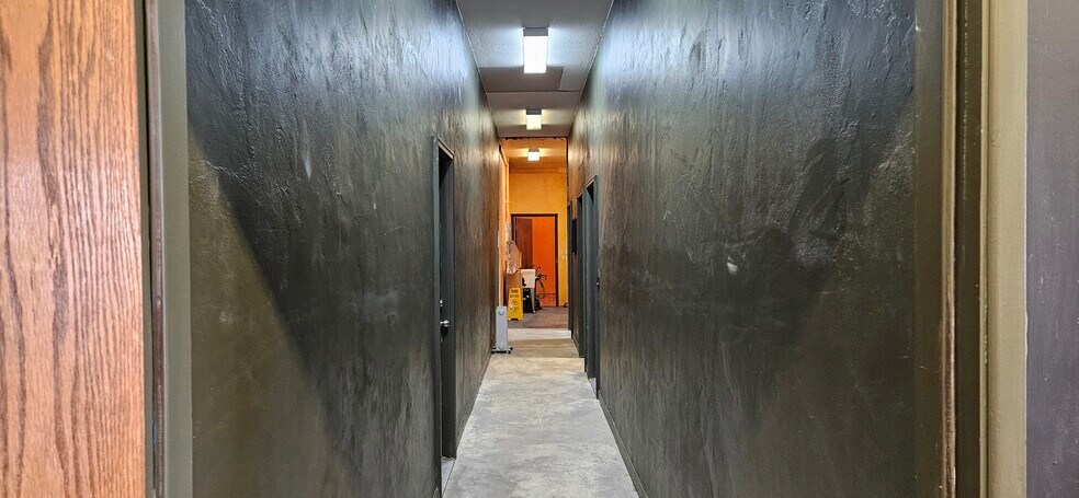 More Photos Of 102 Campbell Ln, Ridgway General Retail For Sale