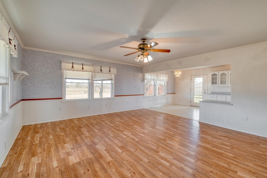 More Photos Of 829 State Highway 21 W, Cedar Creek Specialty For Sale