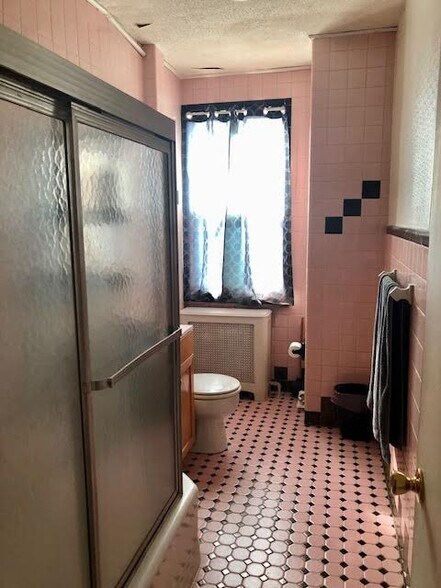 More Photos Of 2555 S Warnock St, Philadelphia Storefront Retail Residential For Sale