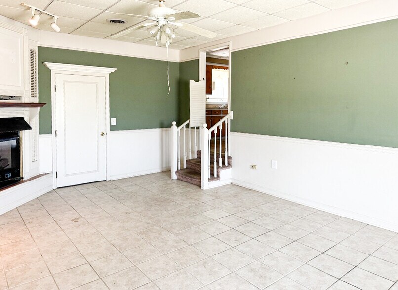 More Photos Of 202 Harold King Dr, Benton Office For Sale