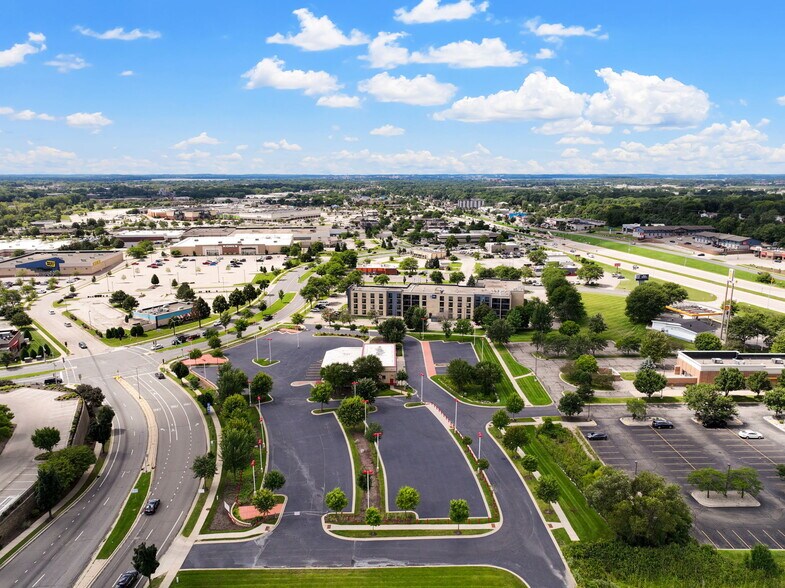 More Photos Of 2501 East Springs Dr, Madison Auto Dealership For Sale