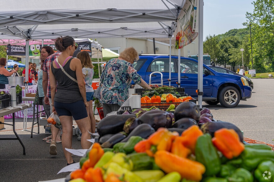 More Photos Of 75 State Route 15, Lafayette Unknown For Lease