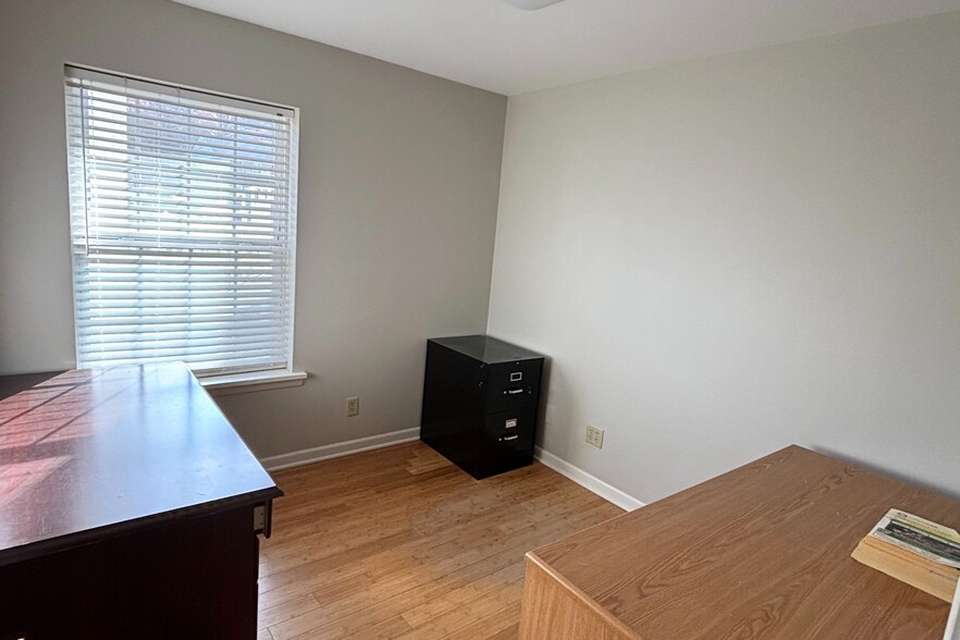 More Photos Of 5111 John F Kennedy Blvd, North Little Rock Office For Sale