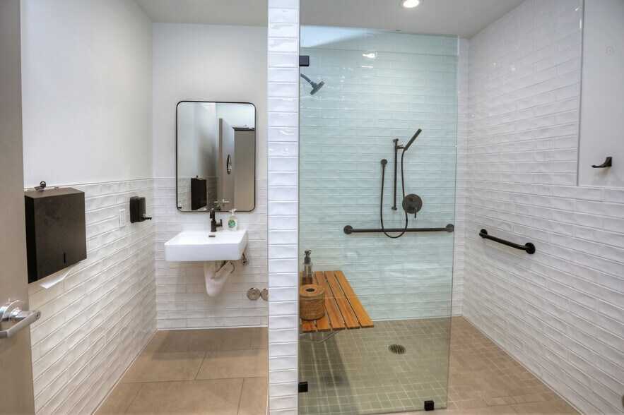 More Photos Of 1135 Eugenia Pl, Carpinteria Office For Sale