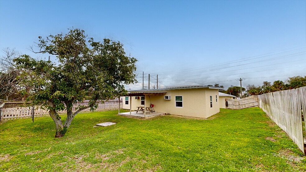 More Photos Of 222 Rosa L Jones Dr, Cocoa Apartments For Sale