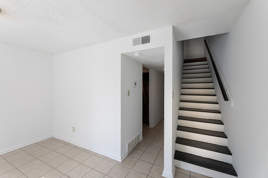 More Photos Of 2780 Raleigh-Lagrange Rd, Memphis Apartments For Sale
