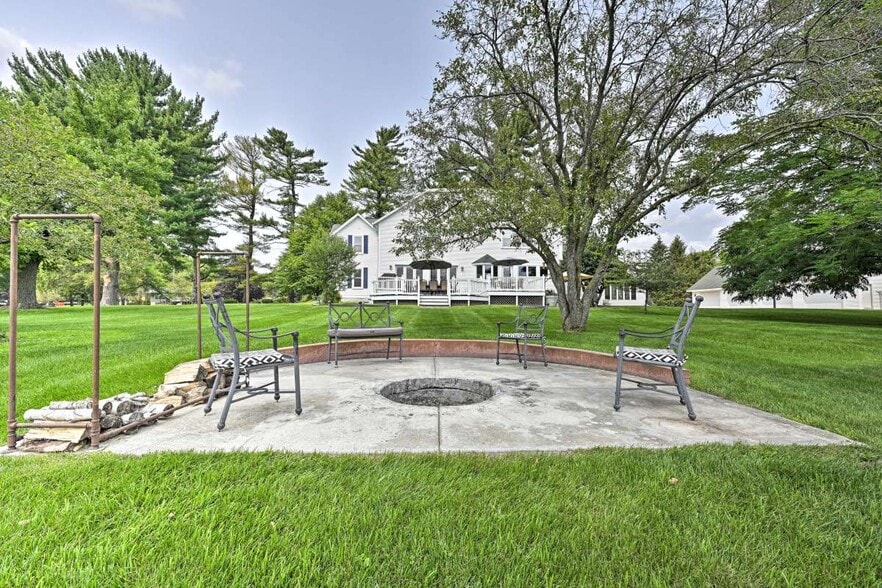 More Photos Of 106 Bowman Rd, Wisconsin Dells Hospitality For Sale