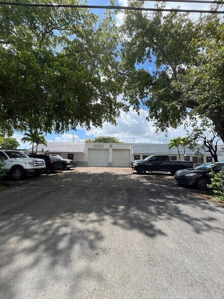More Photos Of 1052-1090 NW 53rd St, Fort Lauderdale Warehouse For Lease