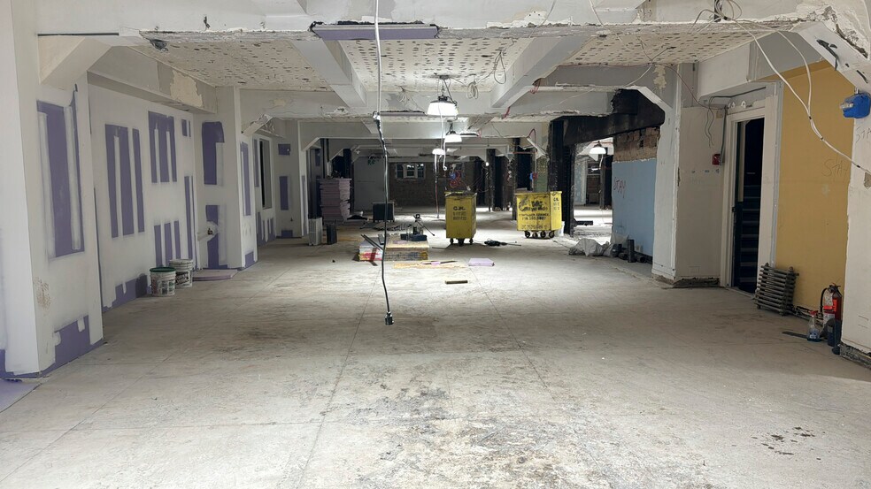 More Photos Of 225 Broadway, New York Office For Lease