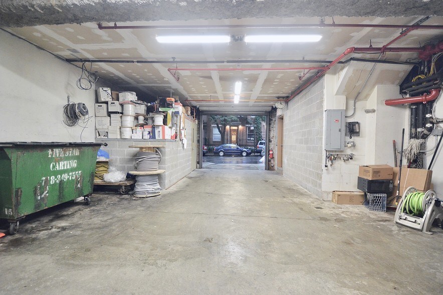 More Photos Of 410-412 W 48th St, New York Apartments For Lease