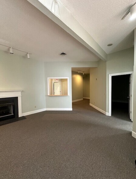 More Photos Of 1011 Masten Dr, Kernersville Office For Lease
