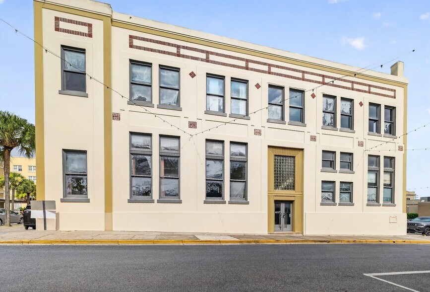 More Photos Of 400 W Main St, Leesburg Serviced Offices For Sale