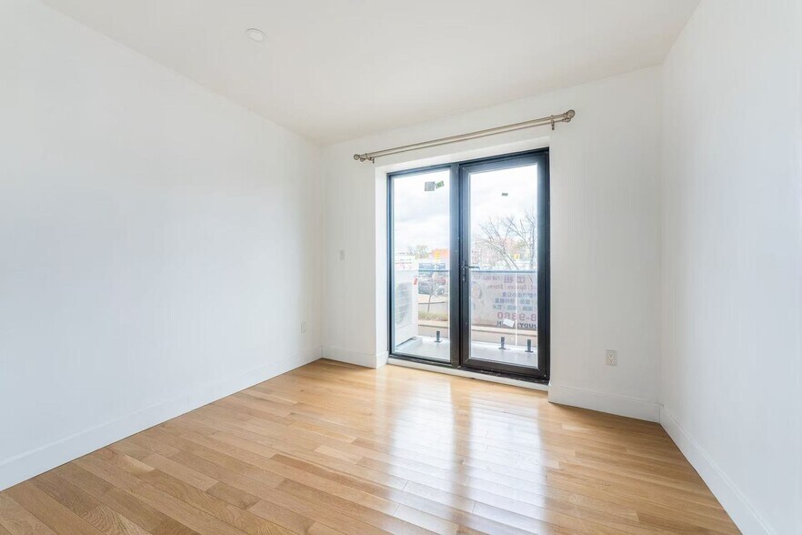 More Photos Of 16502 Sanford Ave, Flushing Apartments For Sale