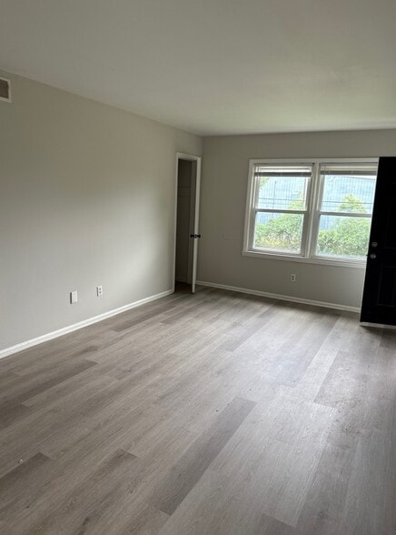 More Photos Of 2607 Cedarhurst Dr, Charlotte Apartments For Sale