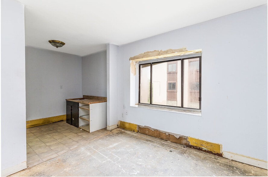 More Photos Of 628 9th St, Niagara Falls Apartments For Sale