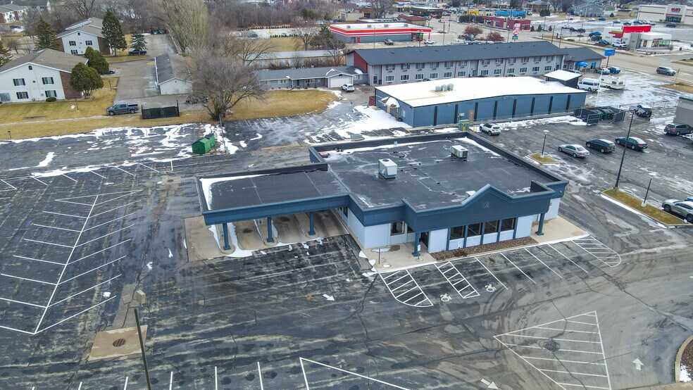 More Photos Of 245 N Peters Ave, Fond Du Lac General Retail For Sale