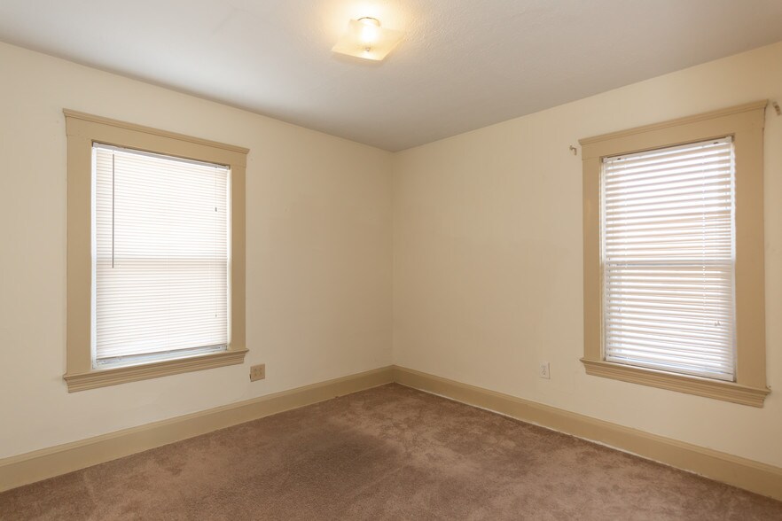 More Photos Of 6001 State Rd, Parma Restaurant For Sale